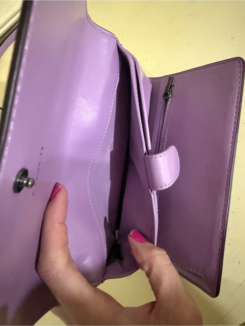 π COACH LAVENDER CROSSBODY WALLET - Picture 8 of 8